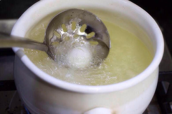 糖醋虎皮鹌鹑蛋的做法图解4