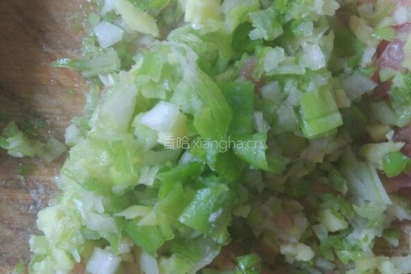 莲藕肉馅锅贴的做法图解4