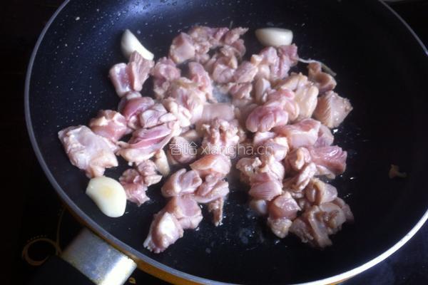 鸡腿肉炒西兰花的做法图解5