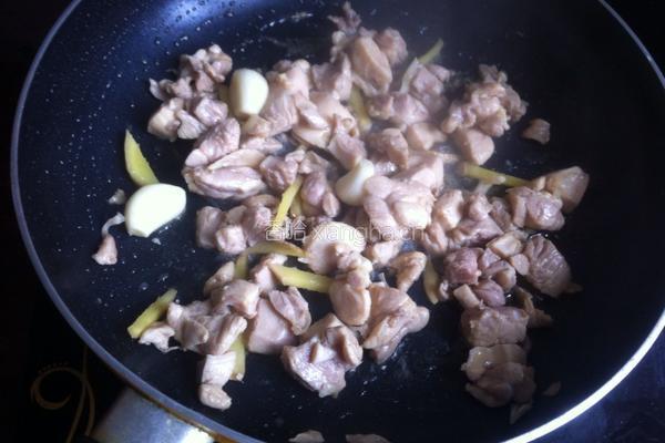 鸡腿肉炒西兰花的做法图解6