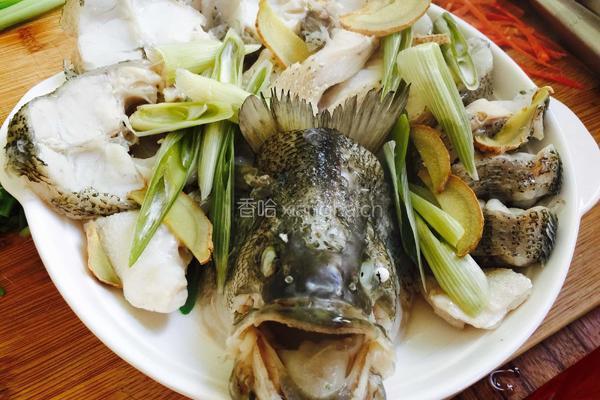 开屏孔雀鲈鱼的做法图解7