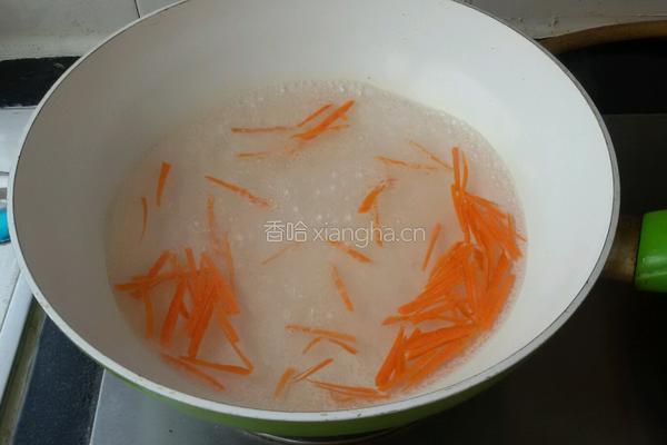 胡萝卜拌油皮豆腐的做法图解2