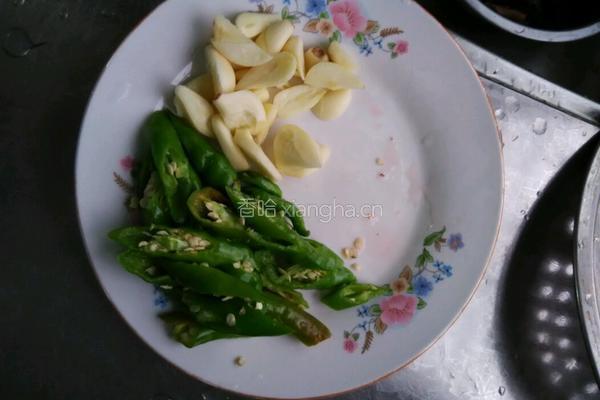 炒干红菌的做法图解3