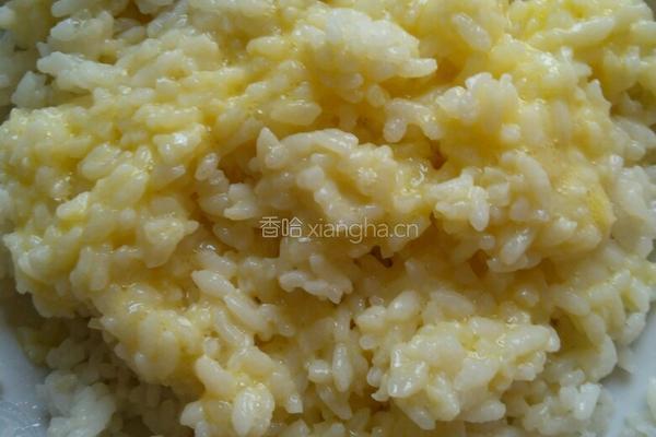 黄金炒饭的做法图解2