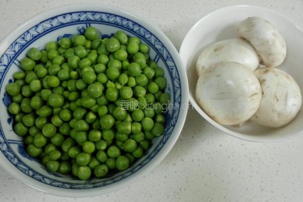 甜豆蘑菇的做法图解1