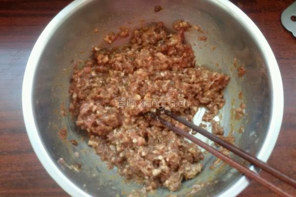 牛肉茴香馅饺子的做法图解3