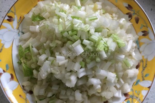 酸笋芹菜牛肉末的做法图解2