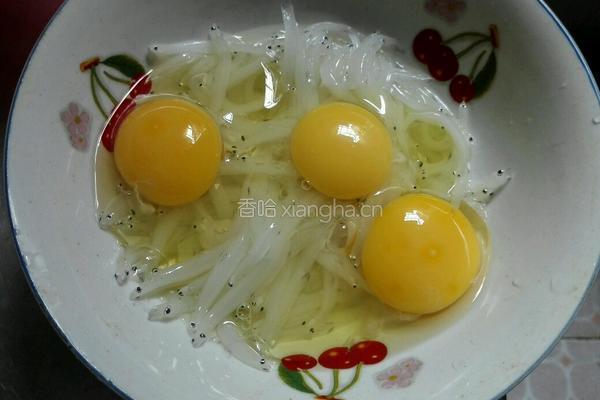 银鱼鸡蛋饼的做法图解3