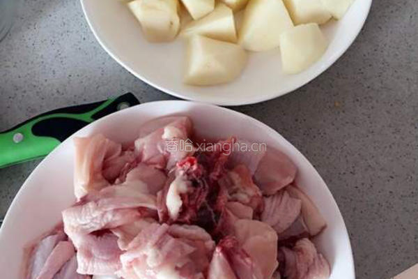 大盘鸡的做法图解1
