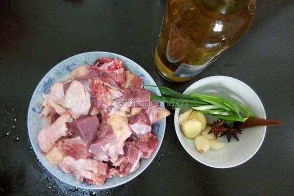 啤酒鸭的做法图解1