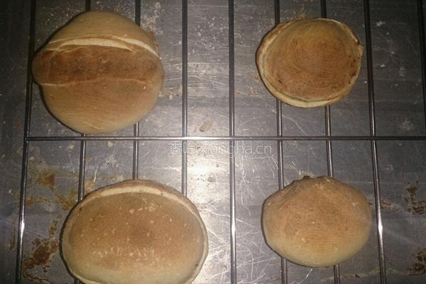 Egg Talk （橄榄球酥皮面包）的做法图解9