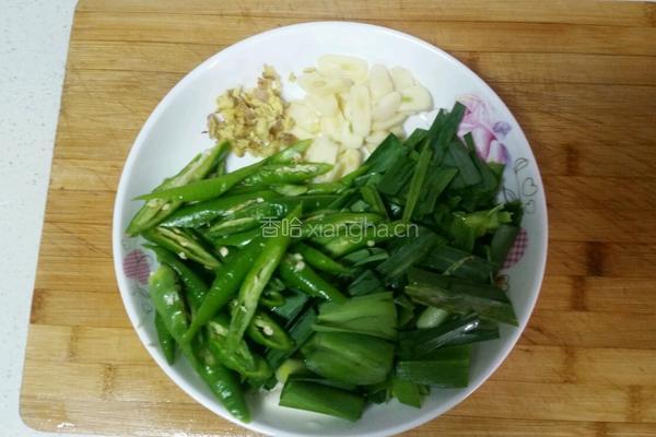油条回锅肉的做法图解3