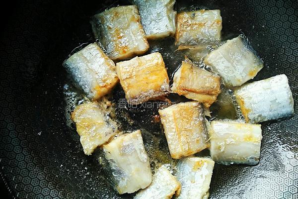 香酥烩带鱼的做法图解9