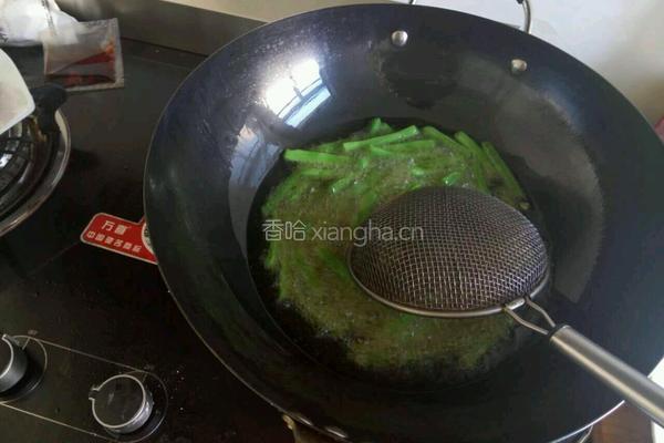 干煸四季豆的做法图解4