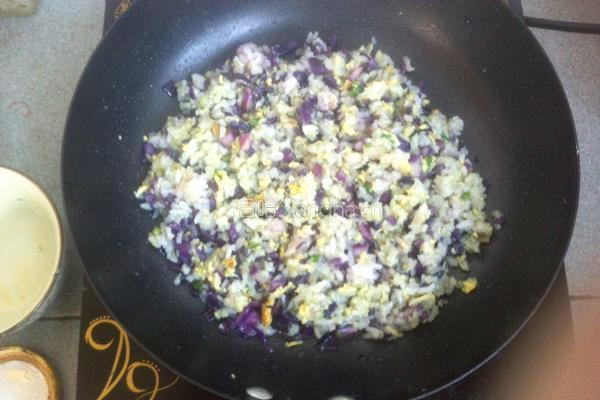 紫甘蓝蛋炒饭的做法图解6