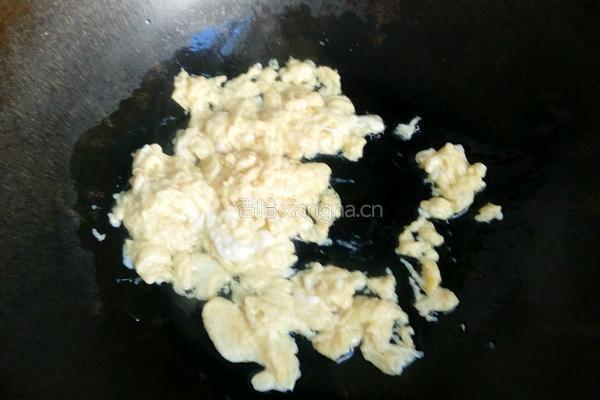 五彩缤纷炒馍花的做法图解5