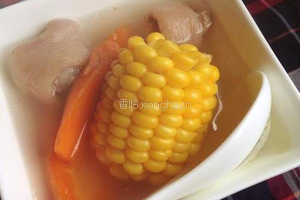 玉米红萝卜煲猪尾的做法图解6