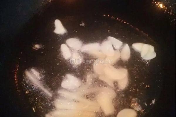 蒜苔炒蟹的做法图解6