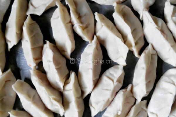 洋葱红萝卜猪肉饺子的做法图解6