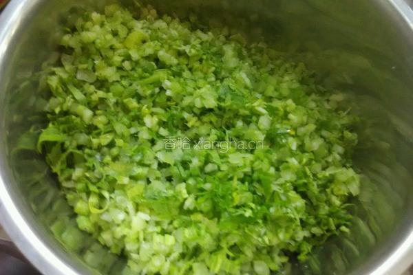 芹菜大肉馅饺子的做法图解4
