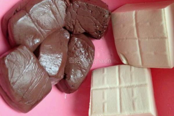 猪血豆腐的做法图解1