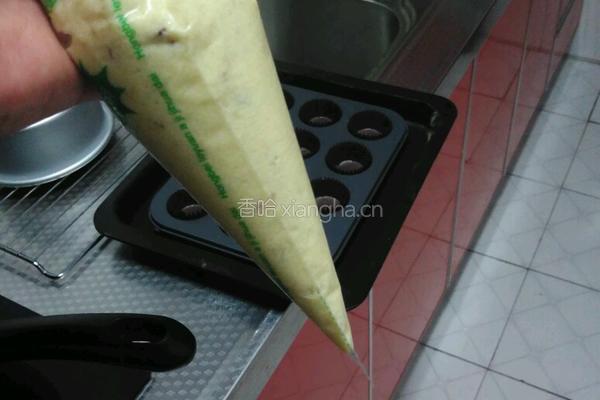 香蕉蔓越莓麦芬的做法图解14