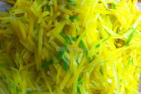 羊肉胡萝卜饺子的做法图解3