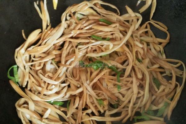 黄花菜炒蛋的做法图解4