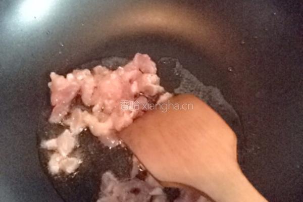菠萝蜜丝炒肉的做法图解2