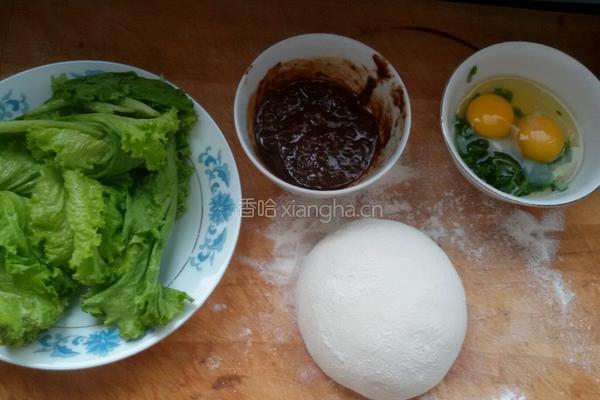 鸡蛋灌饼的做法图解1