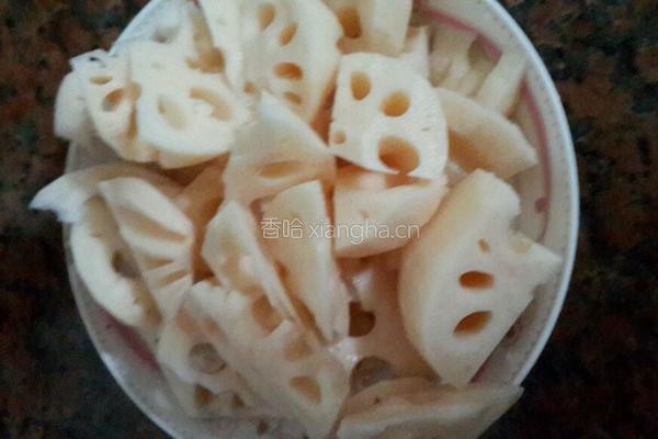 莲藕骨头汤的做法图解3