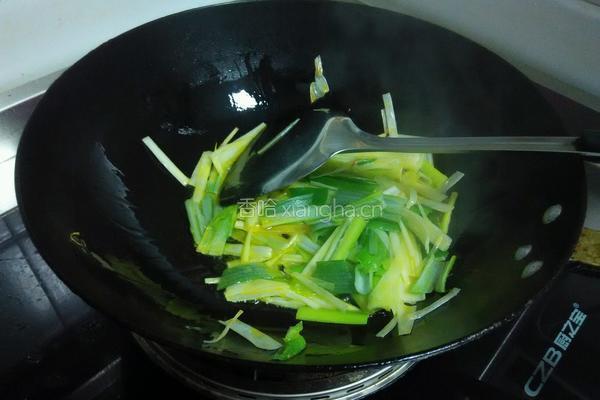 豆瓣酱炒茄子的做法图解5