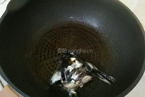 鱼头豆腐汤的做法图解3