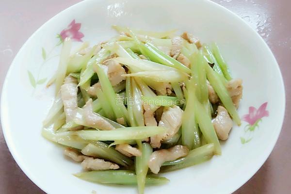芹菜炒瘦肉的做法图解7