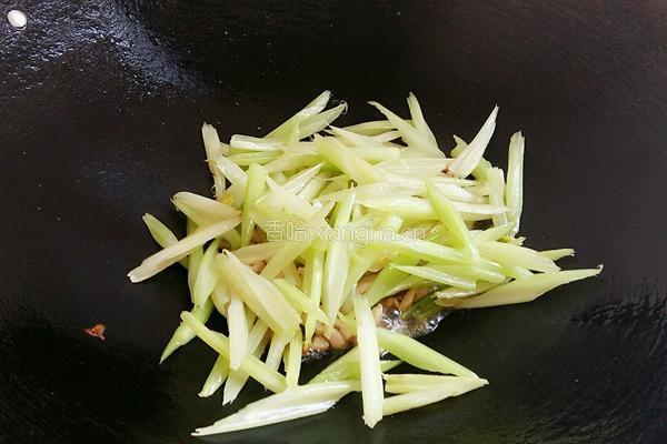 芹菜炒瘦肉的做法图解6