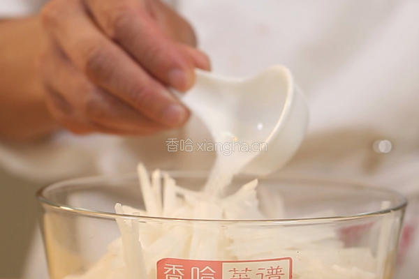 萝卜丝炖鲫鱼汤的做法图解4