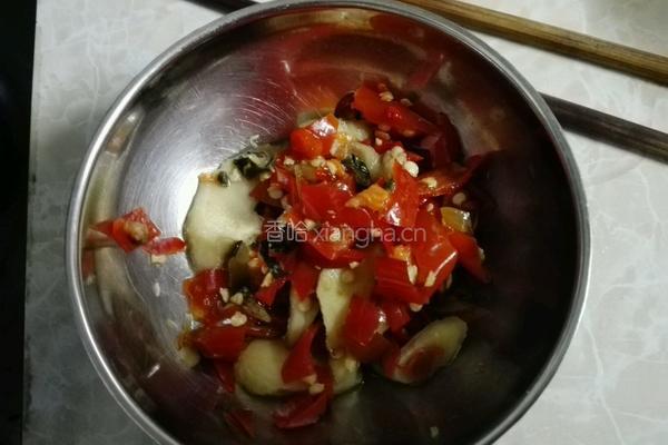 剁椒芹菜炒粉肠的做法图解7