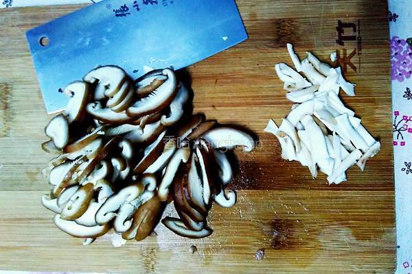 香菇滑蛋汤的做法图解4