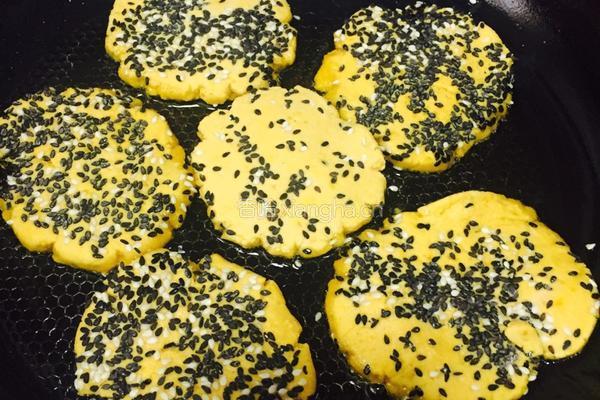 芝麻南瓜饼的做法图解8