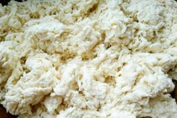 胡萝卜大葱羊肉水饺的做法图解1