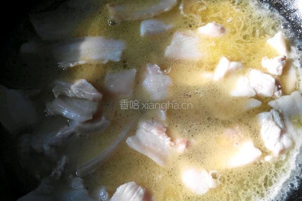 五花肉炖包菜的做法图解2