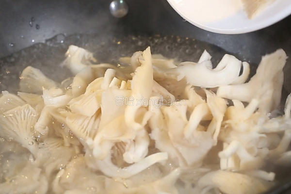 肉片烧蘑菇的做法图解4