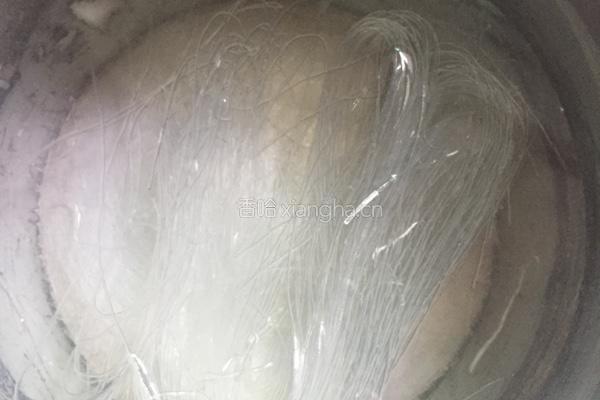 竹荪菇子粉丝汤的做法图解2