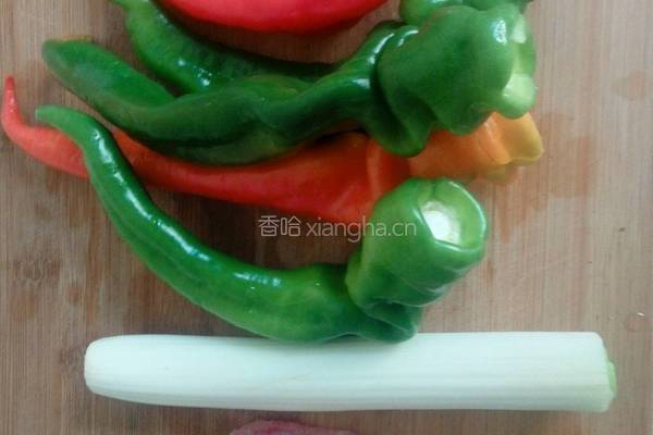 青椒肉丝的做法图解1