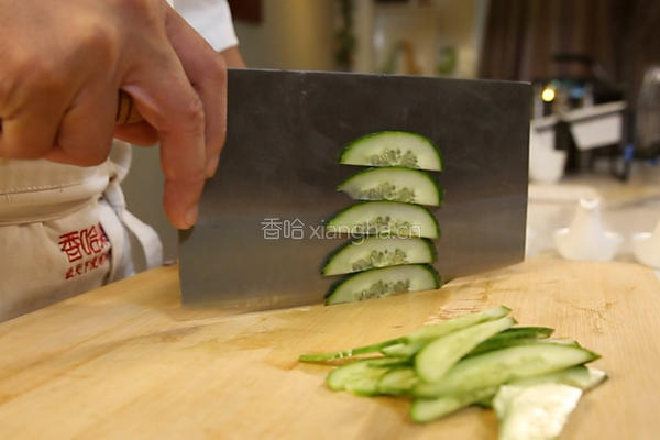 洋葱黄瓜炒鸡蛋的做法图解2