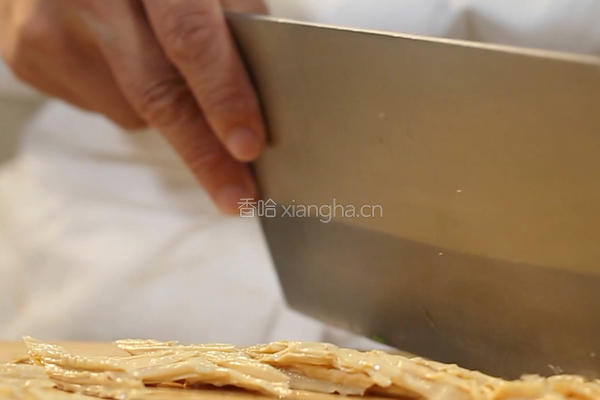 芹菜拌腐竹的做法图解2