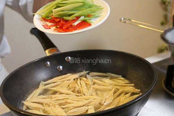 芹菜拌腐竹的做法图解4