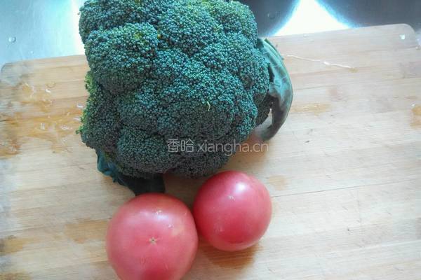 西红柿炒西兰花的做法图解1