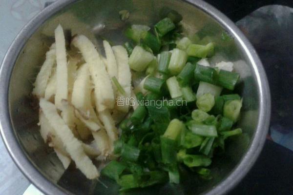 金针云耳蒸滑鸡的做法图解3