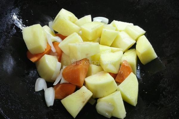 咖喱牛肉土豆的做法图解3